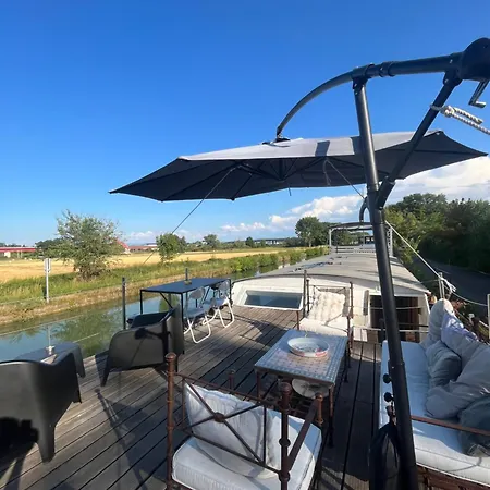 ホームステイ Peniche Bonne Chance *